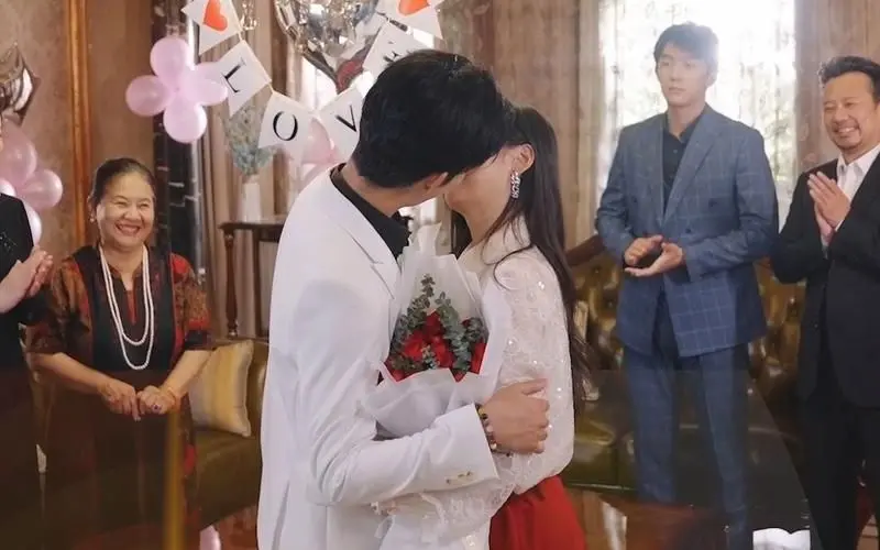 从替嫁到宠上天：揭秘《替嫁新娘亿万老公宠上天》中的浪漫传奇与亿万富翁的真爱考验